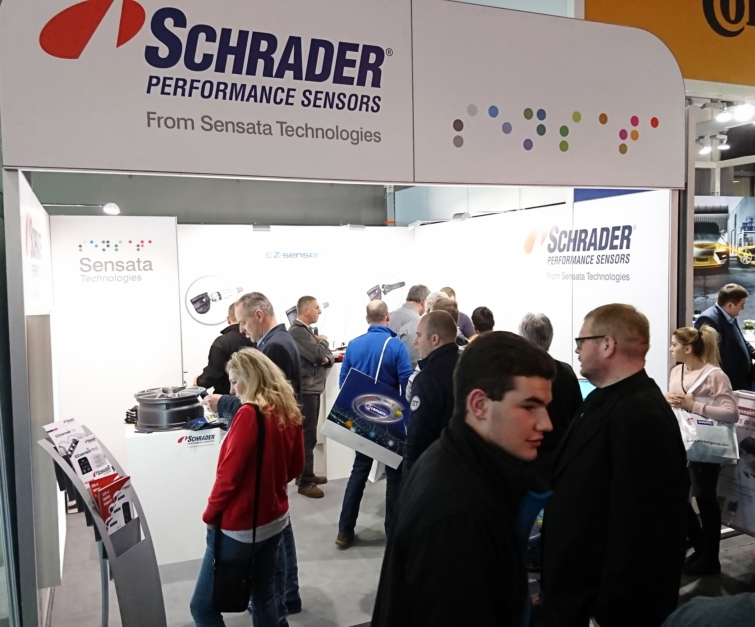 conocer a schrader en ferias comerciales